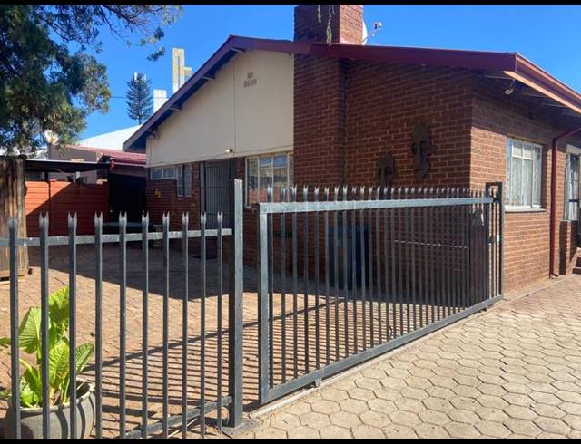 4 BEDROOM HOUSE FOR SALE IN WESPARK